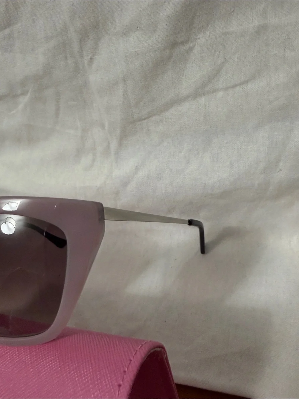 Isaac Mizrahi mauve cat-eye sunglasses with pink case